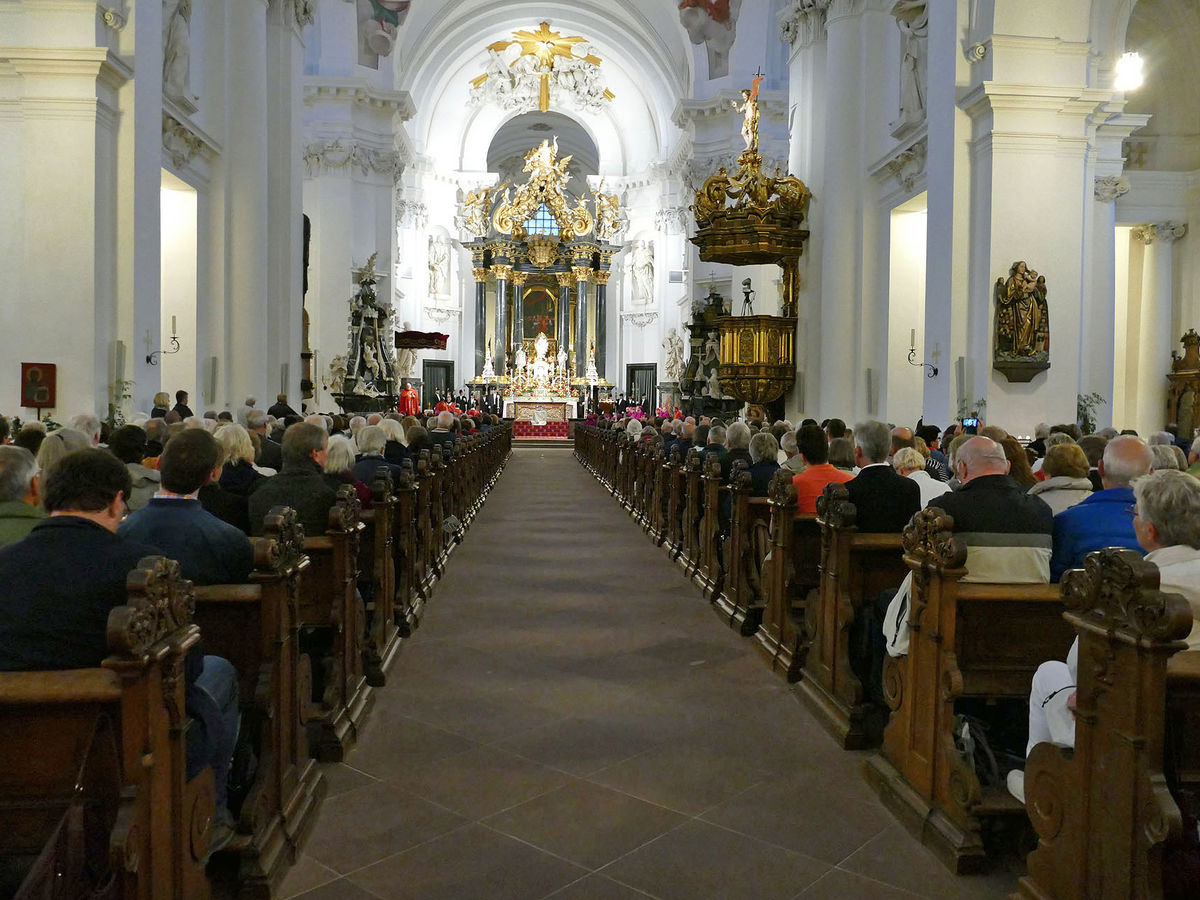 Abschlussvesper der Bischofskonferenz mit Austeilung des Bonifatiussegens (Foto: Karl-Franz Thiede)